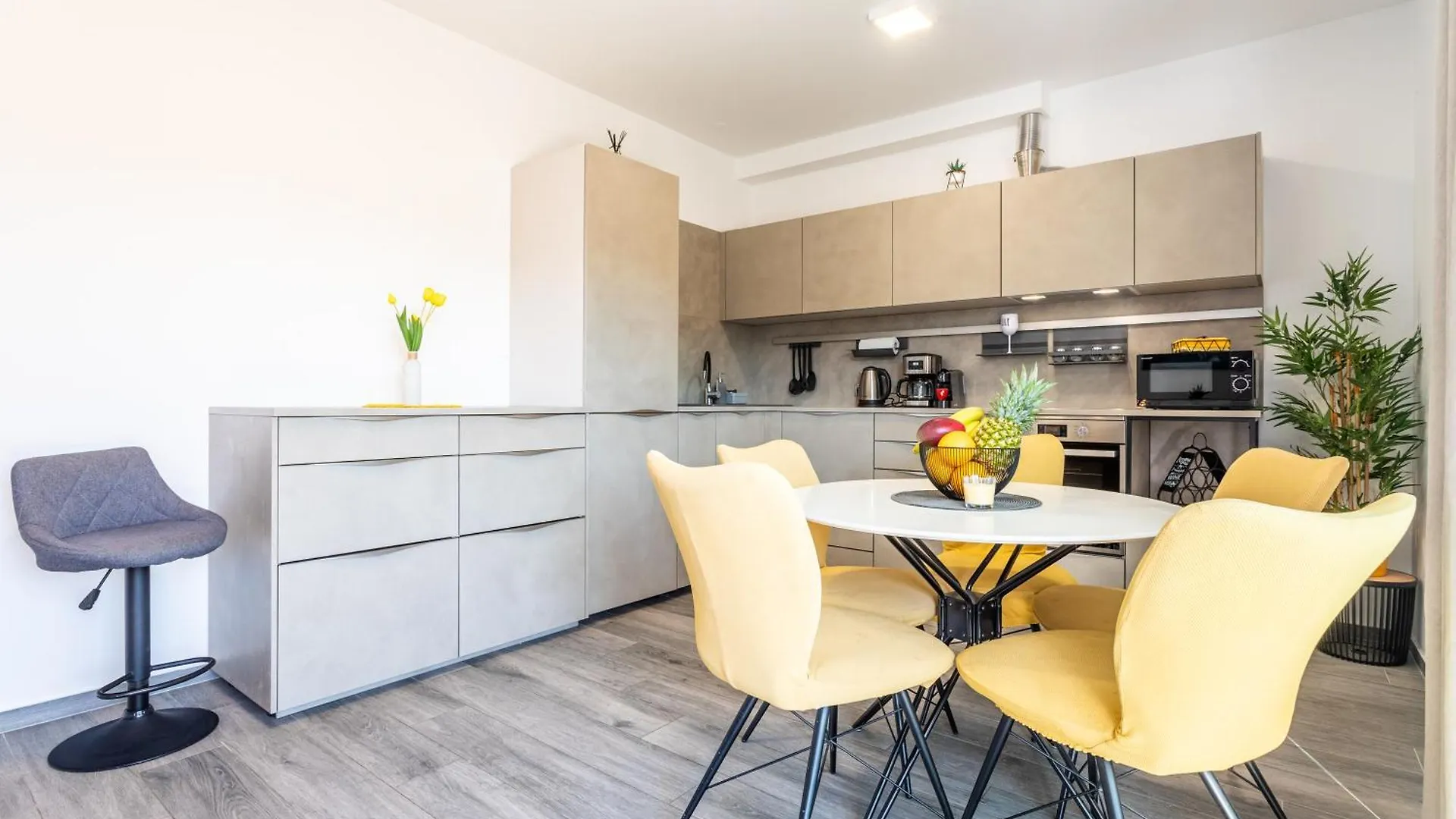 Luxury Penthouse Papic With Jacuzzi & The View Apartment Split