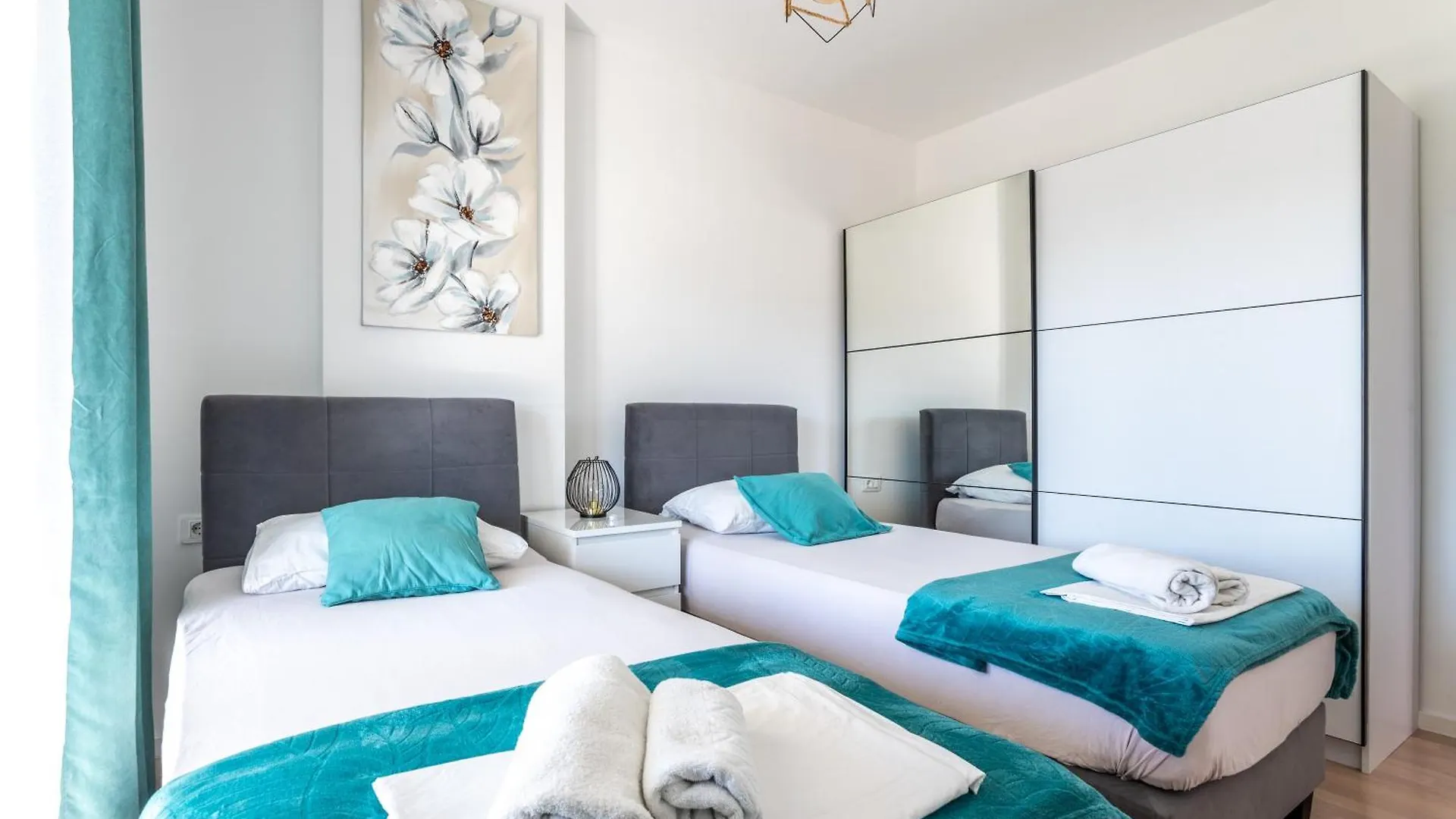 Luxury Penthouse Papic With Jacuzzi & The View Apartment Split