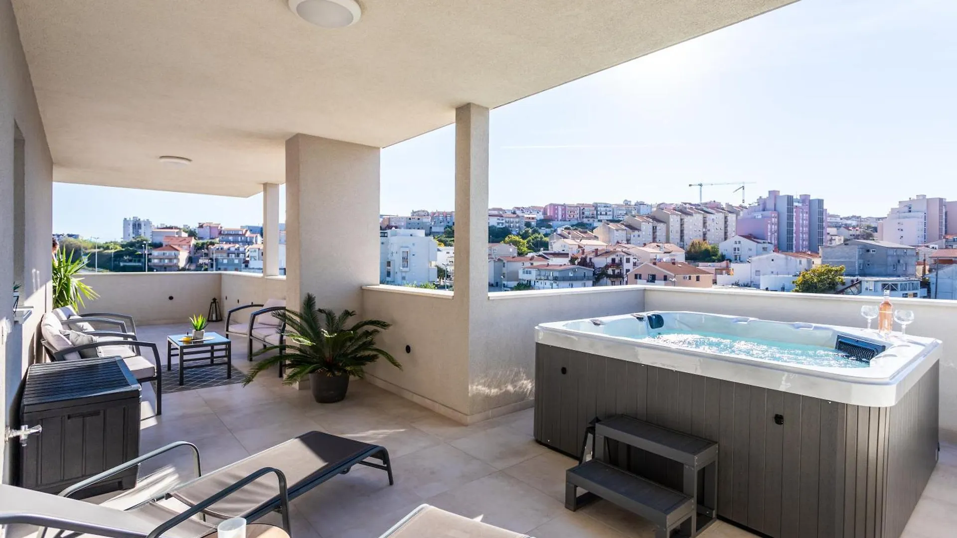Luxury Penthouse Papic With Jacuzzi & The View Apartment Split