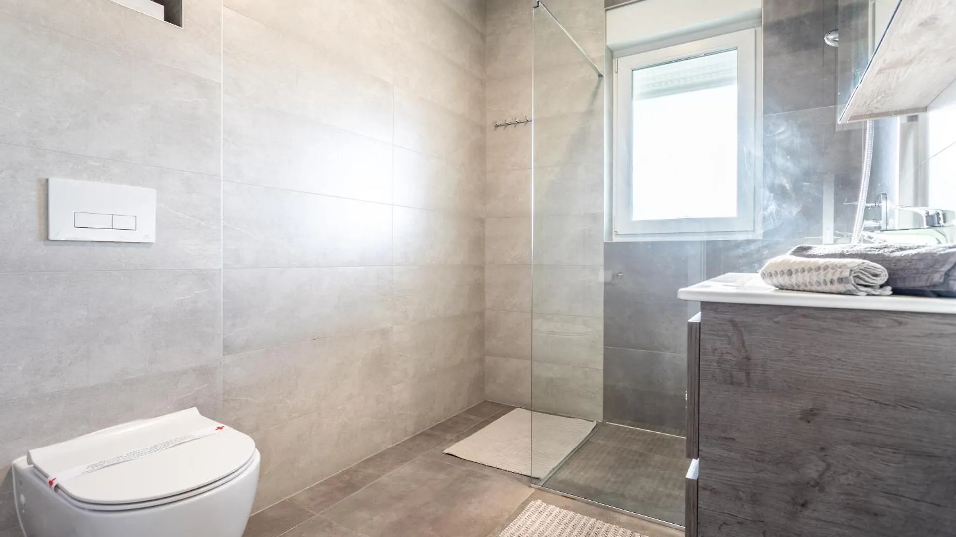 Luxury Penthouse Papic With Jacuzzi & The View Apartment Split 0*,  Croatia
