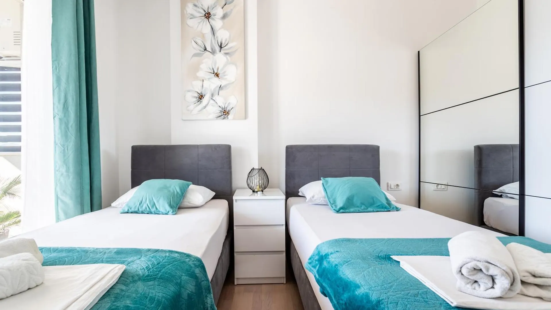 Luxury Penthouse Papic With Jacuzzi & The View Apartment Split