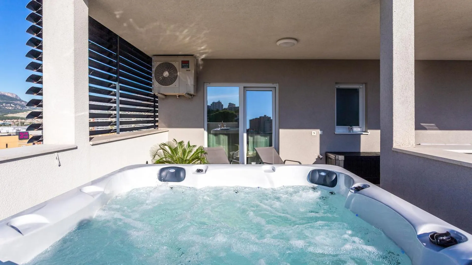 Luxury Penthouse Papic With Jacuzzi & The View Apartment Split 0*,