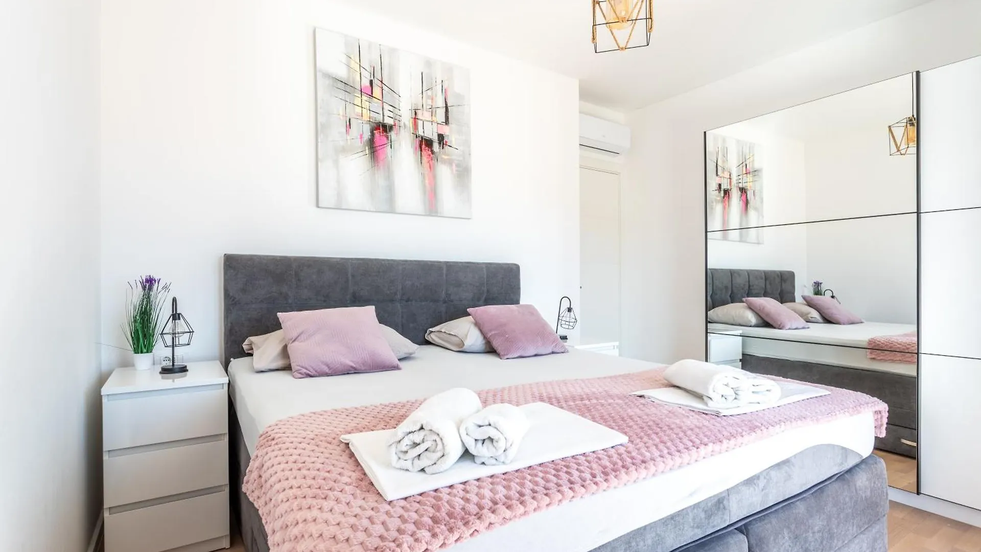 Luxury Penthouse Papic With Jacuzzi & The View Apartment Split