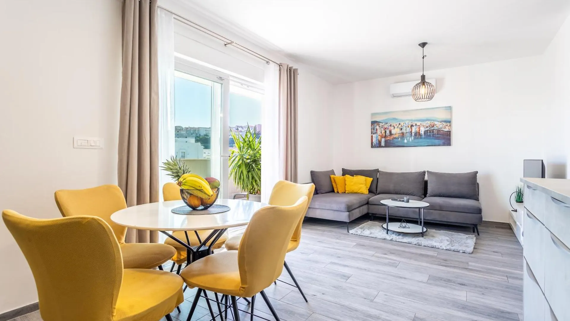 Luxury Penthouse Papic With Jacuzzi & The View Apartment Split