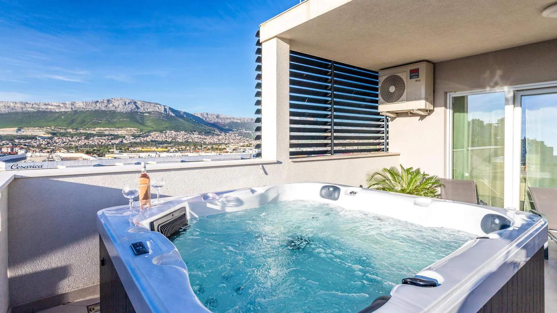 Luxury Penthouse Papic With Jacuzzi & The View Apartment Split